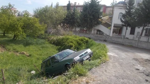 Malatya'da Şarampole Uçan Araç