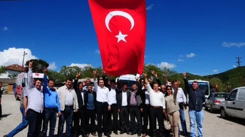 Çanakkale'de MHP Adayı Köy Hayırlarına Katıldı
