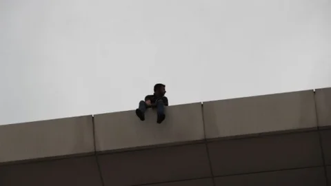 İzmit'te İntihar Girişimi Önlenerek Şahıs Kurtarıldı