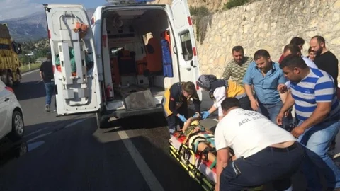 Mersin’de Trafik Kazası: Üç Yaralı