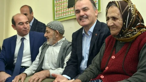 Pamukkale'de Yaşlıların Sorunları Ele Alınıyor