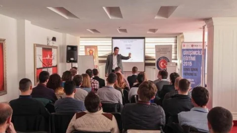 Kosova'da TİKA'dan Girişimcilik Eğitimi