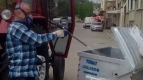 Edremit'te Sinek Mücadelesi Artıyor