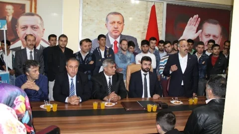 Bursa'da Saadet Partisi'nden İstifa İle AK Parti'ye Geçiş