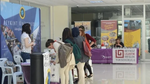 Beylikdüzü'nde Üniversite Tanıtım Fuarı