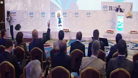 Bakan Çelik'in Önünde Sendika Tartışması
