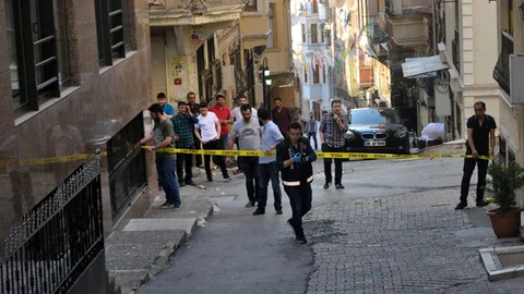 Beyoğlu'nda Silahlı Saldırı Gerçekleşti