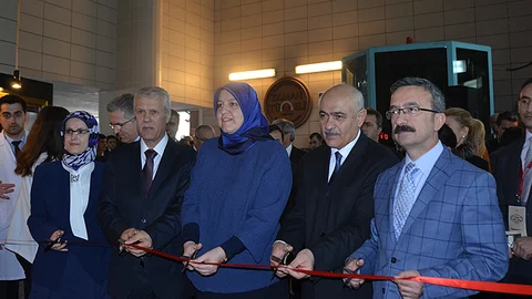 Bezmialem Vakıf Üniversitesi'nden Tarihi Sergi