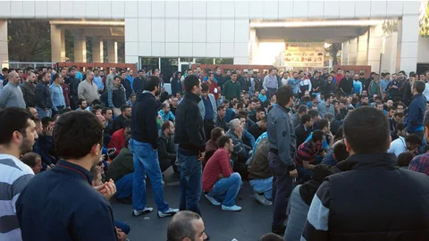 Bursa'da Otomotiv İşçileri Eylemde