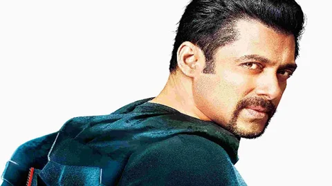 Bollywood Yıldızına Hapis Cezası Verildi