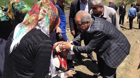 Adıyaman'da Milletvekili Yaralılara Yardım Etti