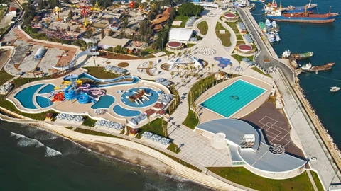 Mersin'de Deniz Park Yıkılmaya Başlandı