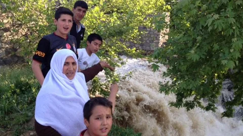 Bursa'da Suriyeli Çocuk Azgın Sulara Düşüp Kayboldu