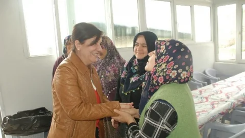 Usluer, Köylerdeki Sorunları Dinliyor