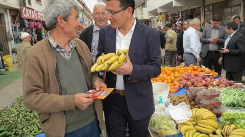 Atay Uslu Elmalı'da Pazar Ziyareti Yaptı
