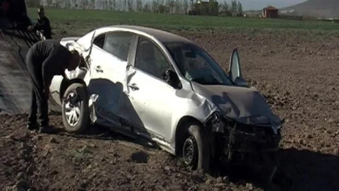 Konya'da Tarlaya Uçan Otomobil