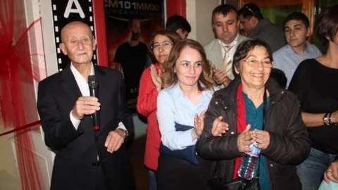 Genç Ressamların Sergisi Açıldı