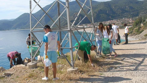 Ölüdeniz Temizlik Kampanyası Düzenlendi