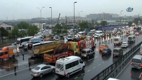 Edirne İstikametinde Kontrolsüz TIR Kazası