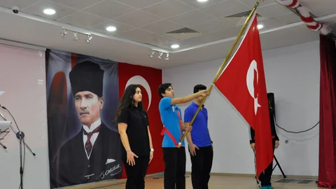 Gökkuşağı Koleji'nden Bir Bienal Etkinliği