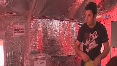 KKTC'de Türk Seçmenler Oy Vermeye Başladı