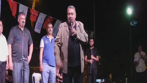 Roman Adaydan Demokrasi Vurgusu