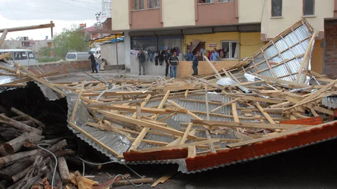 Kahramanmaraş'ta Şiddetli Rüzgar Olayı