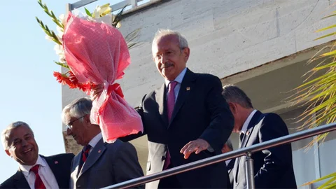 Kılıçdaroğlu Akhisar'da Seçim Mesajı Verdi