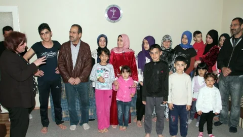İş Adamından Mülteci Ailelere Ev Bağışı