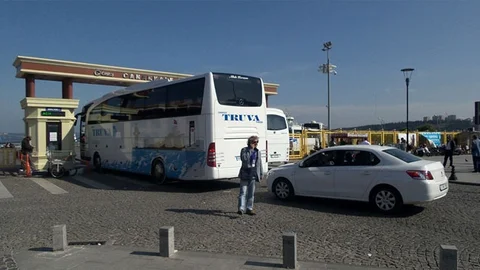 Çanakkale'de Uzun Feribot Kuyrukları Yaşanıyor