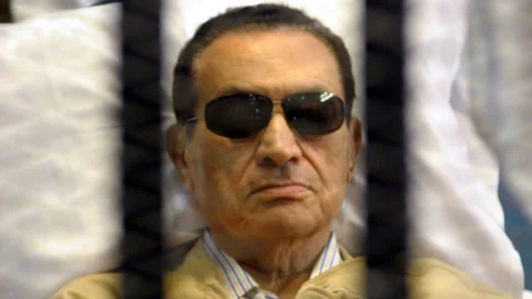 Hüsnü Mübarek'e 3 Yıl Hapis Cezası Verildi