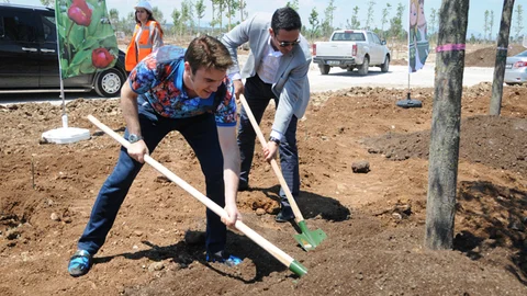Antalya'da Ünlüler Ormanı Fidanı Dikildi