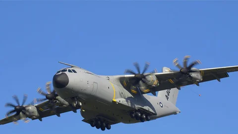 İspanya'da Askeri Uçak Düştü