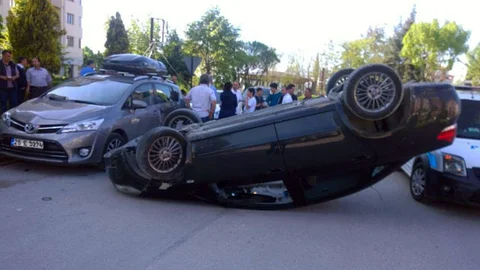 Eskişehir'de Takla Atan Otomobil