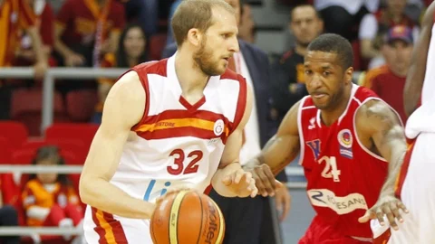 Galatasaray Kaybetti, Play-Off’a Kaldı