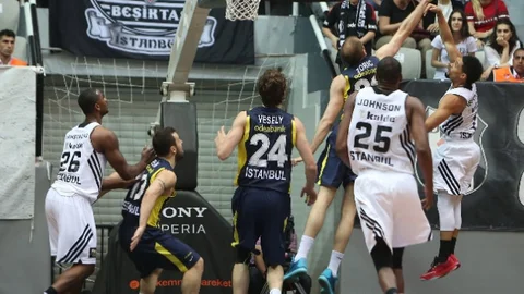 Fenerbahçe Beşiktaş'ı Mağlup Etti