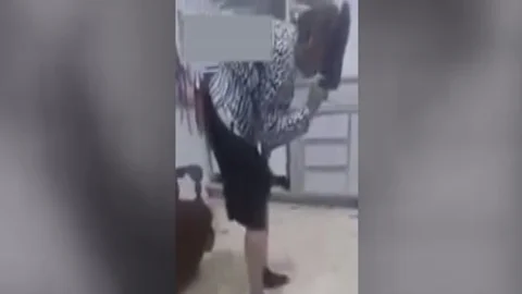 Babaanneye Şaka Yapan Torun