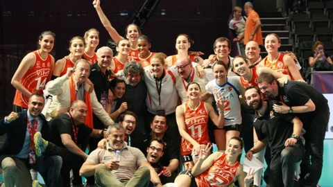 Eczacıbaşı VitrA Finale Yükseldi