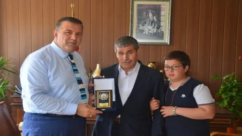 Mersin'de Engellilere Destek Plaketi