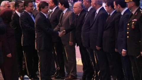 Başbakan Davutoğlu Mersin Valiliği'ni Ziyaret Etti