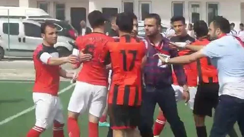Van'da Futbol Maçında Gerginlik Yaşandı