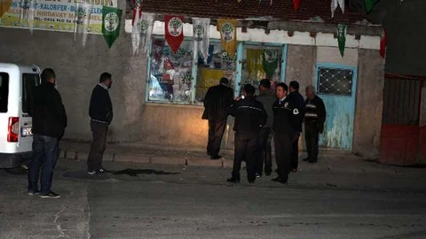 Kayseri'de HDP Seçim Bürosuna Saldırı