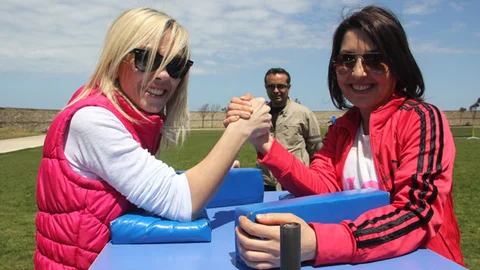 Sinop'ta Anneler Bilek Güreşi Yaptı