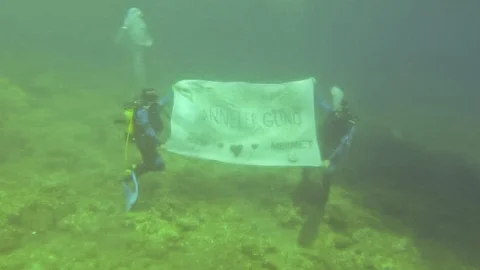 Balıkesir'de Polis Adaylarından Anlamlı Kutlama