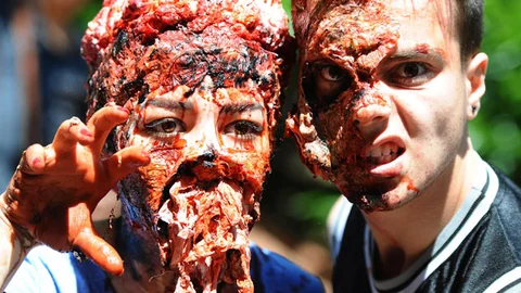 İstanbul'da Zombi Yürüyüşü Gerçekleşti