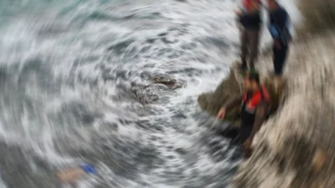 Düzce'de Dereye Düşen Kardeş Kurtarıldı