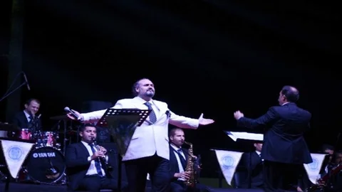 14. Mersin Müzik Festivali'nde Hakan Aysev Konser Verdi