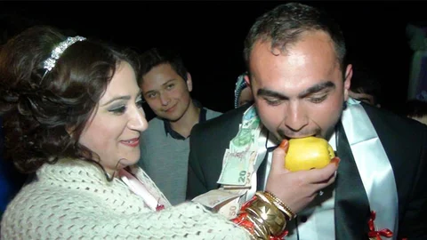 Sakarya'da Düğün Hediyesi Şaşırttı