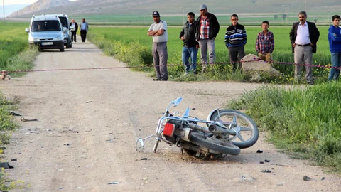 Karaman'da Minibüs-Motosiklet Çarpışması