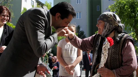 Fevzi Zırhlıoğlu Annelerle Buluştu